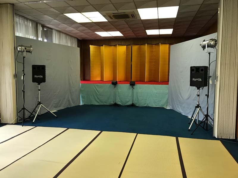 落語の高座_彦八まつり