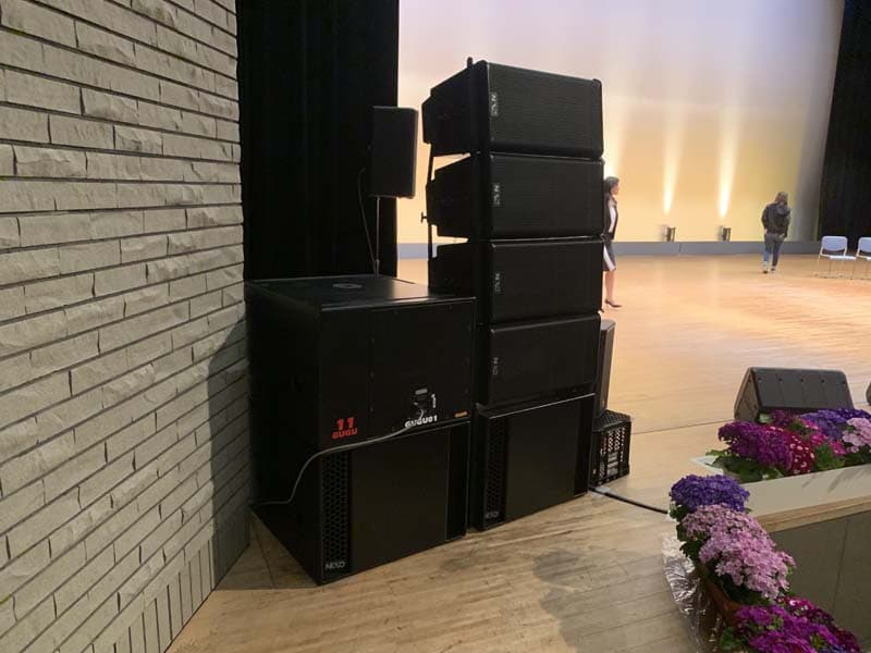 市民会館やレンタルホールにての設置例画像