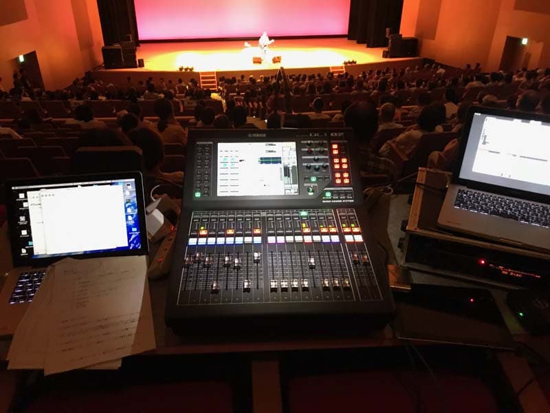 市民会館やレンタルホールにての設置例画像