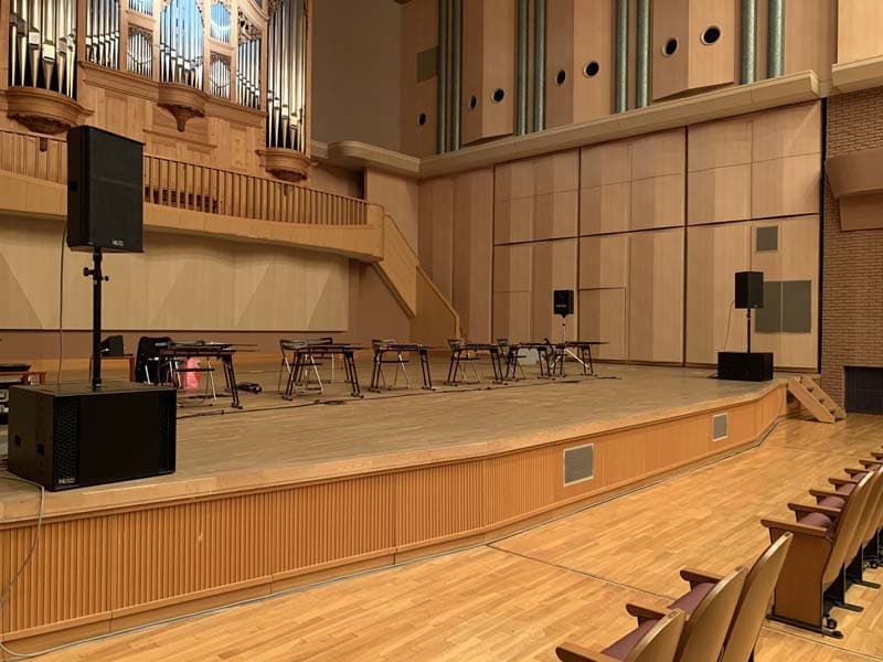 市民会館やレンタルホールにての設置例画像